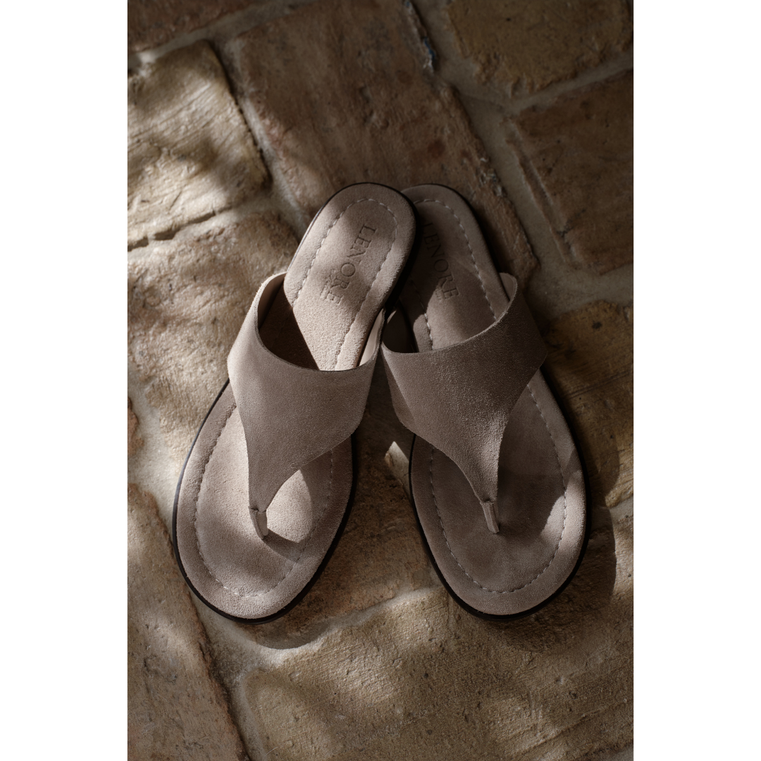 Matisse Footwear Sophia thong sandal Sand