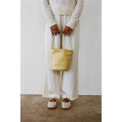 Matisse Footwear Vancouver bucket bag Butter