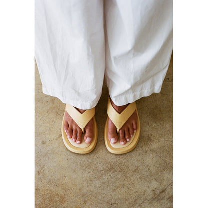 Matisse Footwear Mallorca flip flop sandal Butter